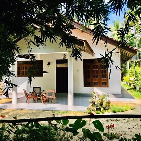 Apartamento Lucky Mongrooves Midigama East Exterior foto